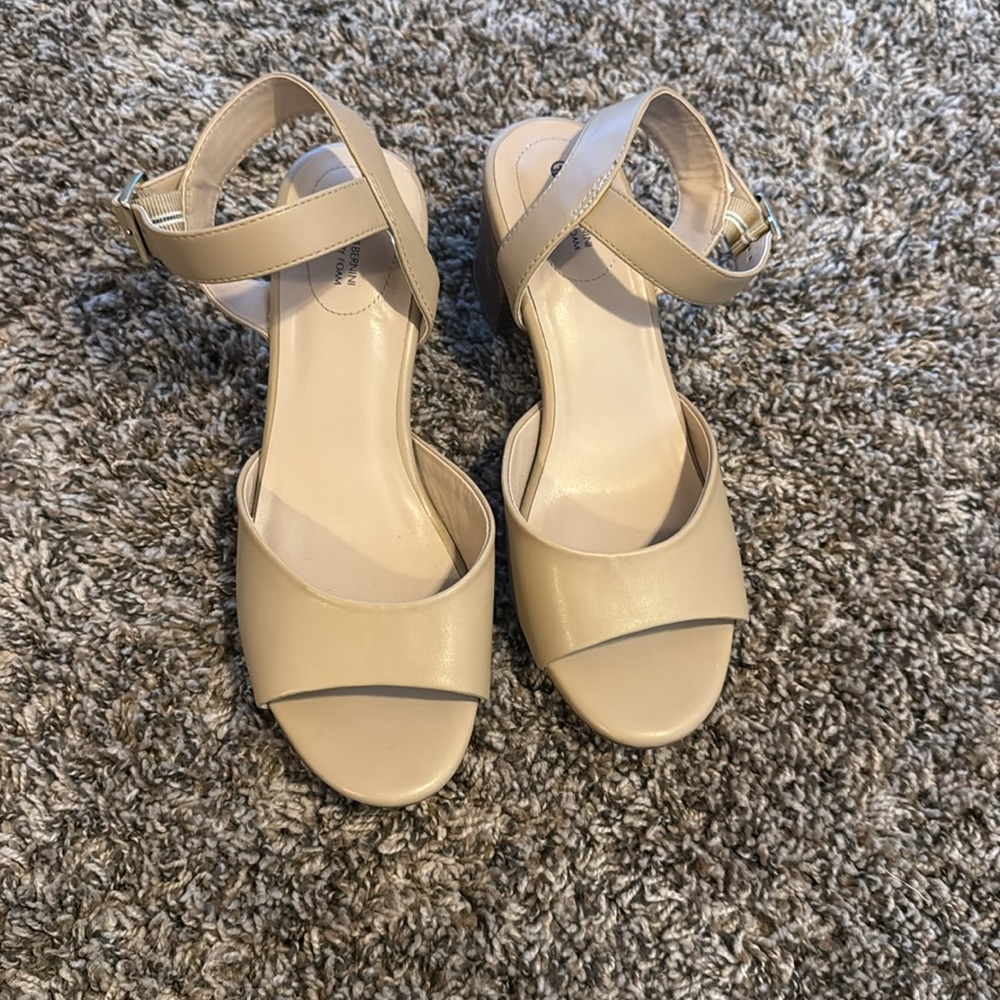 NWOB! Giani Bernini heels - Picture 2 of 4